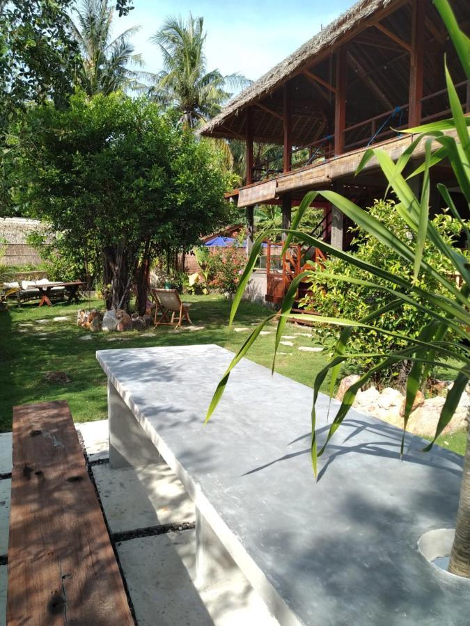 Basa-Basi Lodge Karimunjawa Exterior foto