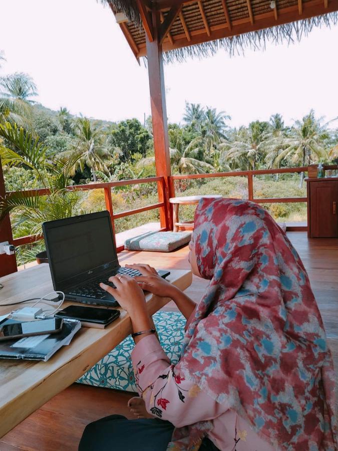 Basa-Basi Lodge Karimunjawa Exterior foto