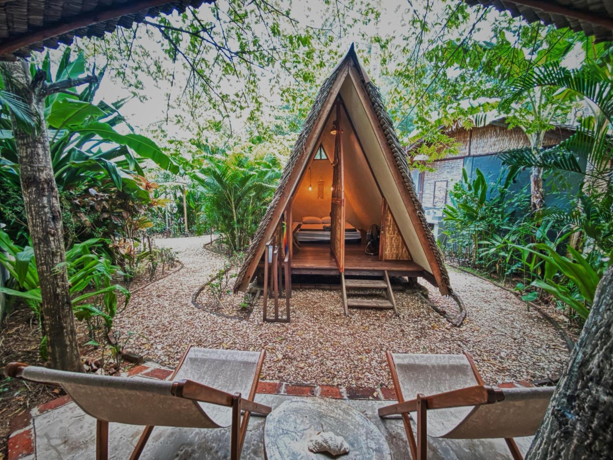 Basa-Basi Lodge Karimunjawa Exterior foto