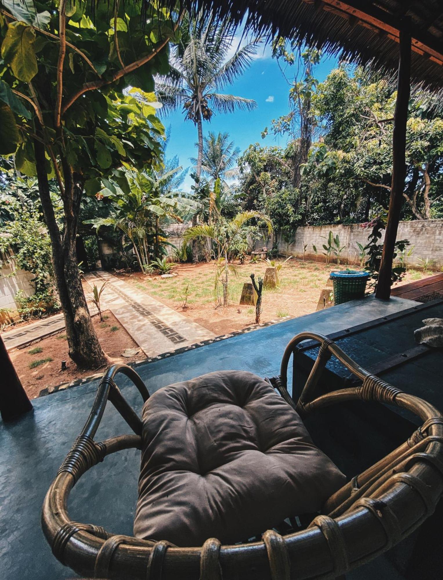 Basa-Basi Lodge Karimunjawa Exterior foto