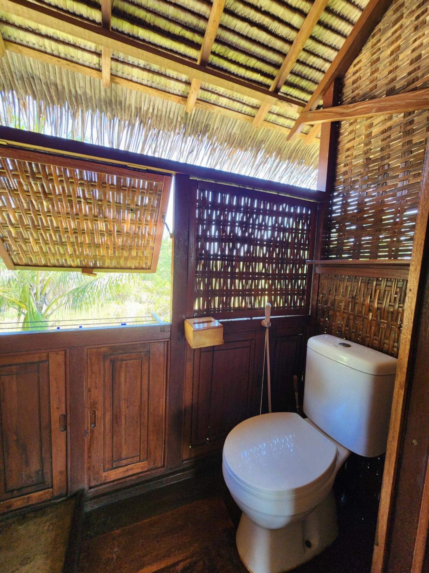 Basa-Basi Lodge Karimunjawa Exterior foto