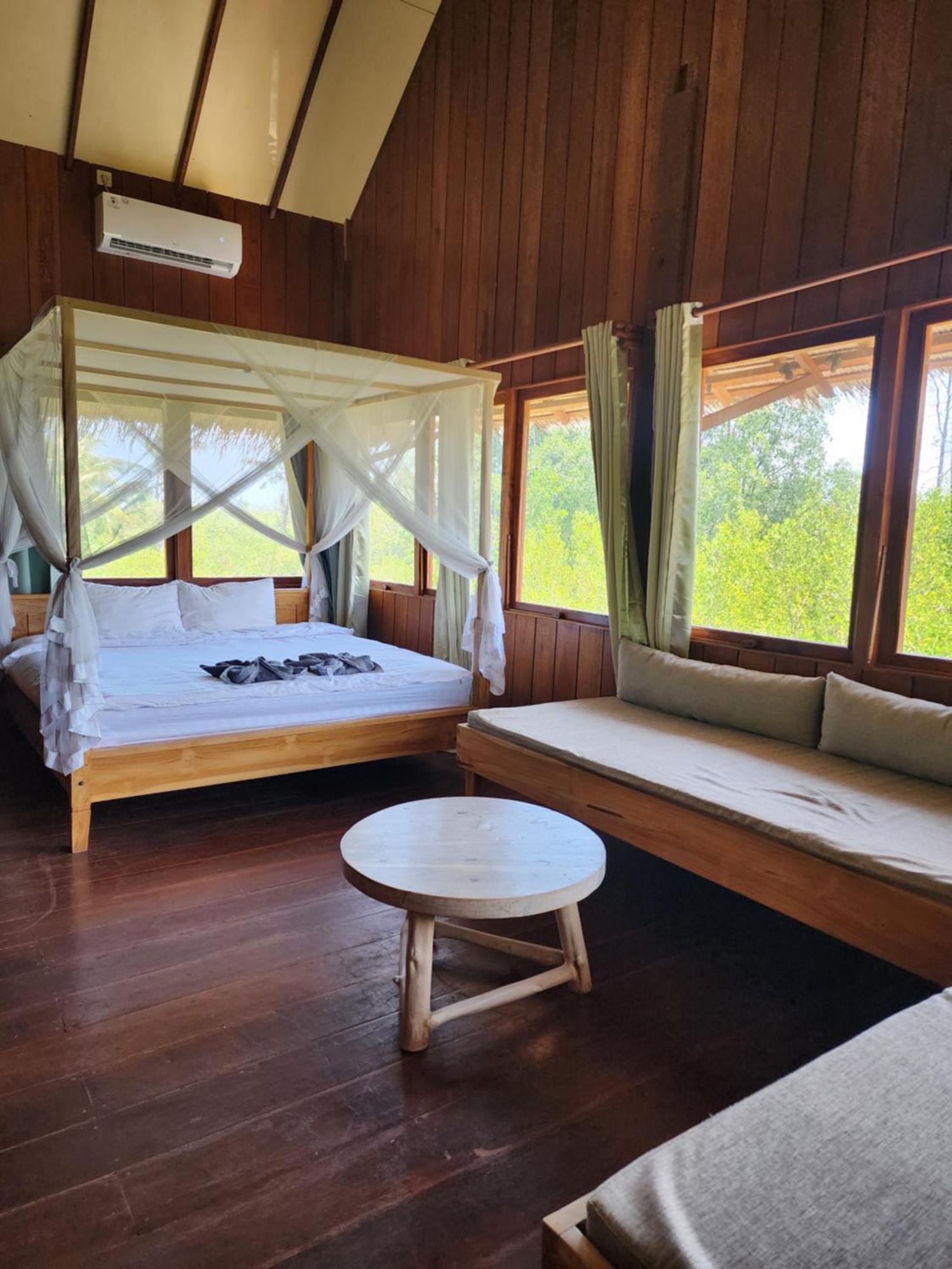 Basa-Basi Lodge Karimunjawa Exterior foto