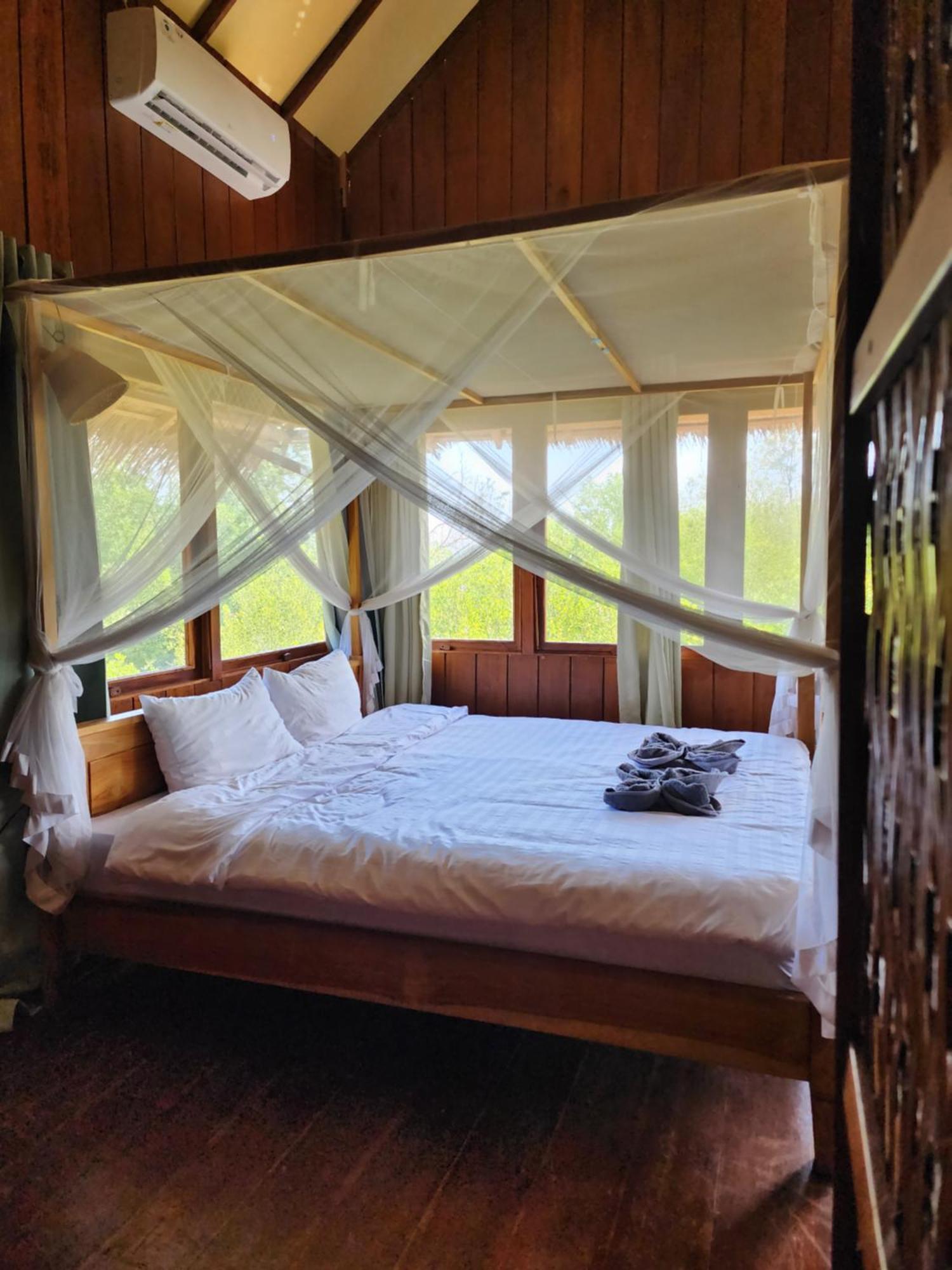 Basa-Basi Lodge Karimunjawa Exterior foto