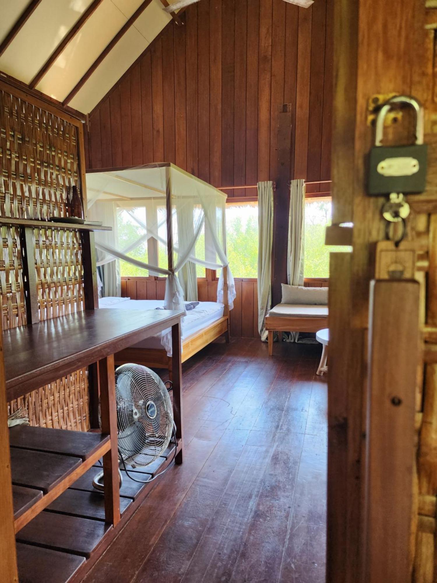 Basa-Basi Lodge Karimunjawa Exterior foto
